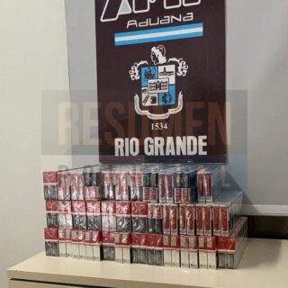 Aduana incautó 400 cajas de cigarrillos a camionero en el paso fronterizo San Sebastián