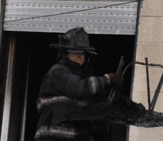 CALETA OLIVIA: Una nena jugaba con un encendedor y provocó un incendió en un departamento del Barrio 2 de Abril