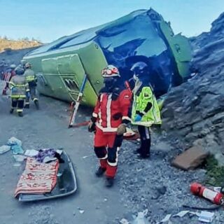 PTA. ARENAS: 29 heridos dejó accidente de bus camino a Torres del Paine