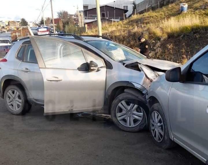 Accidente de tránsito en la ciudad de Ushuaia con dos lesionadas