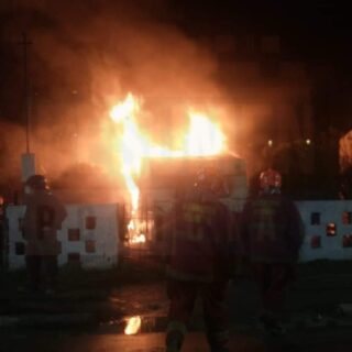 Incendio de una casilla rodante en la ciudad de Ushuaia