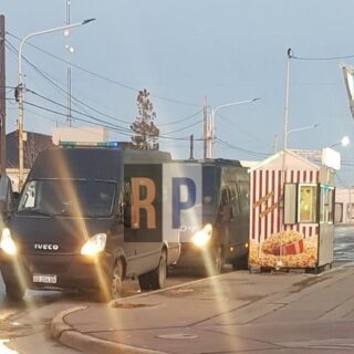 Tres sujetos entraron a un local se tomaron una cerveza y quedaron detenidos