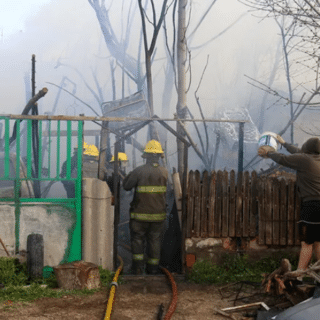 NEUQUÉN: Los vecinos habían advertido que podía quemarse la casa del barrio Don Bosco