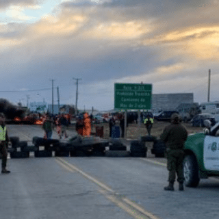 PTO. NATALES: Pescadores bloquean acceso y exigen respuesta a Presidente Boric