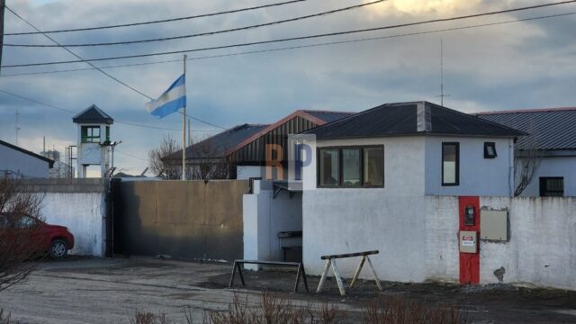 Pasaron a disponibilidad a los 7 penitenciarios imputados en la causa por vejámenes en la Unidad de Detención y hay nuevas autoridades