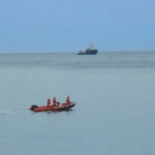 CALETA OLIVIA: Rescataron a un hombre que se arrojó al mar: descartaron que había una segunda persona en el agua