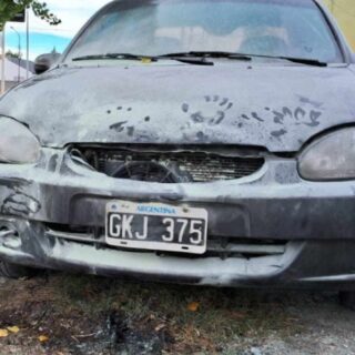 RÍO GALLEGOS: Video: en violenta interna de la UOCRA, denunció que le prendieron fuego su auto