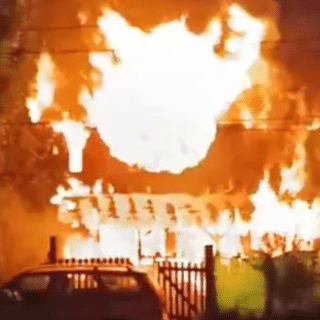 BARILOCHE: Dos departamentos se quemaron por completo durante la madrugada