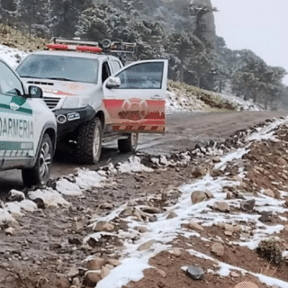 NEUQUÉN: Fuerte vuelco camino a Pino Hachado: un vehículo terminó dentro del arroyo Aichol