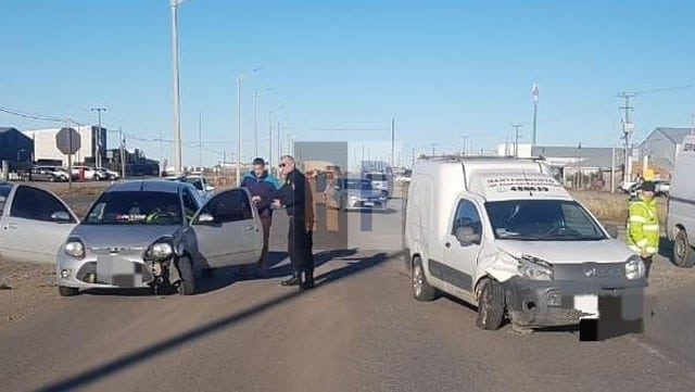 Violento impacto en acceso al barrio Altos de la Estancia deja un herido