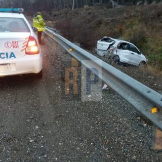 Violento despiste sobre ruta 3 en proximidades a Tolhuin