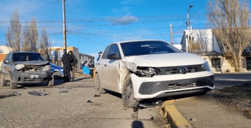 RÍO GALLEGOS: Una mujer termino con un golpe en la cabeza tras chocar