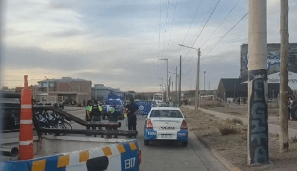 NEUQUÉN: Tres jóvenes fueron heridos en una balacera, uno de ellos está muy grave