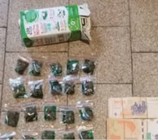 NEUQUÉN: Un menor con marihuana y $200.000 en un pasaje céntrico