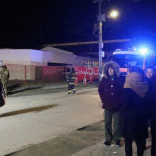 PTA. ARENAS: Cinco lesionados y suspensión de clases generó presencia de amoniaco en Escuela Patagonia