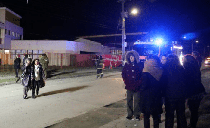 PTA. ARENAS: Cinco lesionados y suspensión de clases generó presencia de amoniaco en Escuela Patagonia