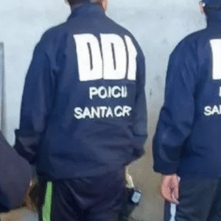 CALETA OLIVIA: Investigan si robaron joyas de un local