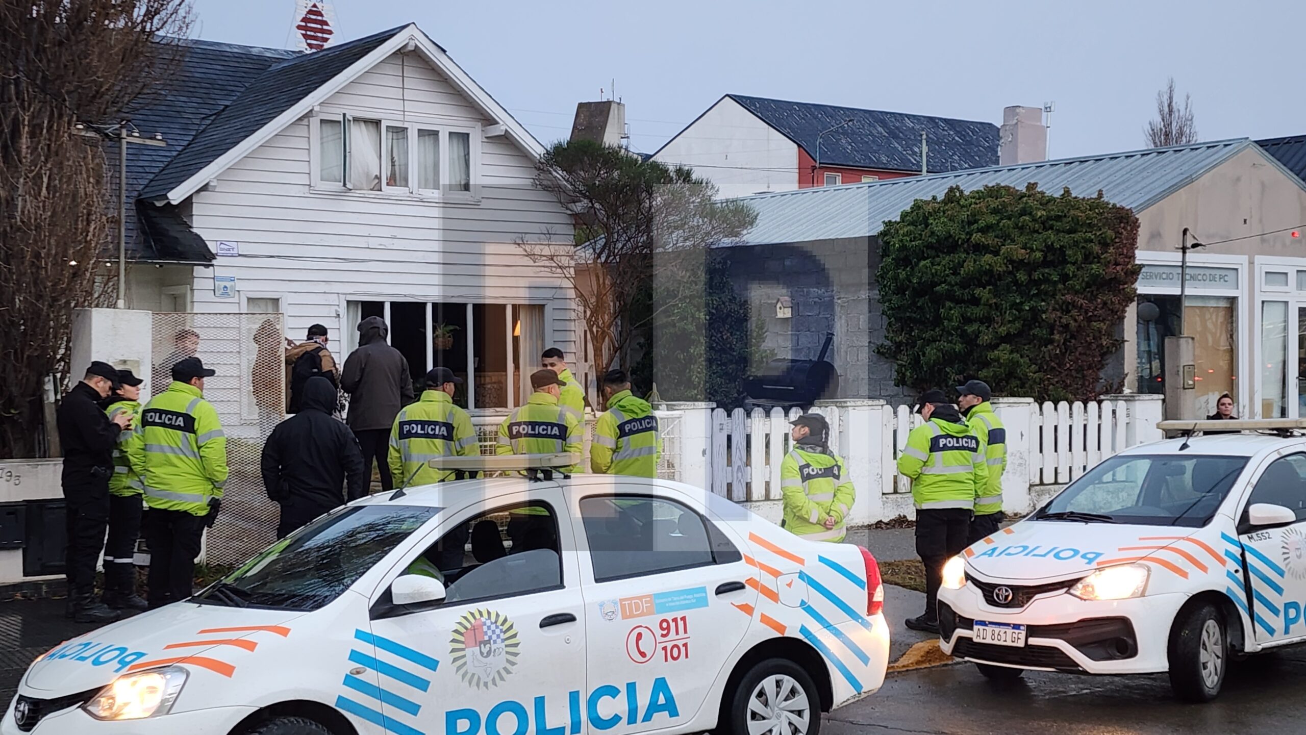 Intentaron ingresar a una casa en pleno centro de Río Grande y la propietaria saltó desde un primer piso por temor