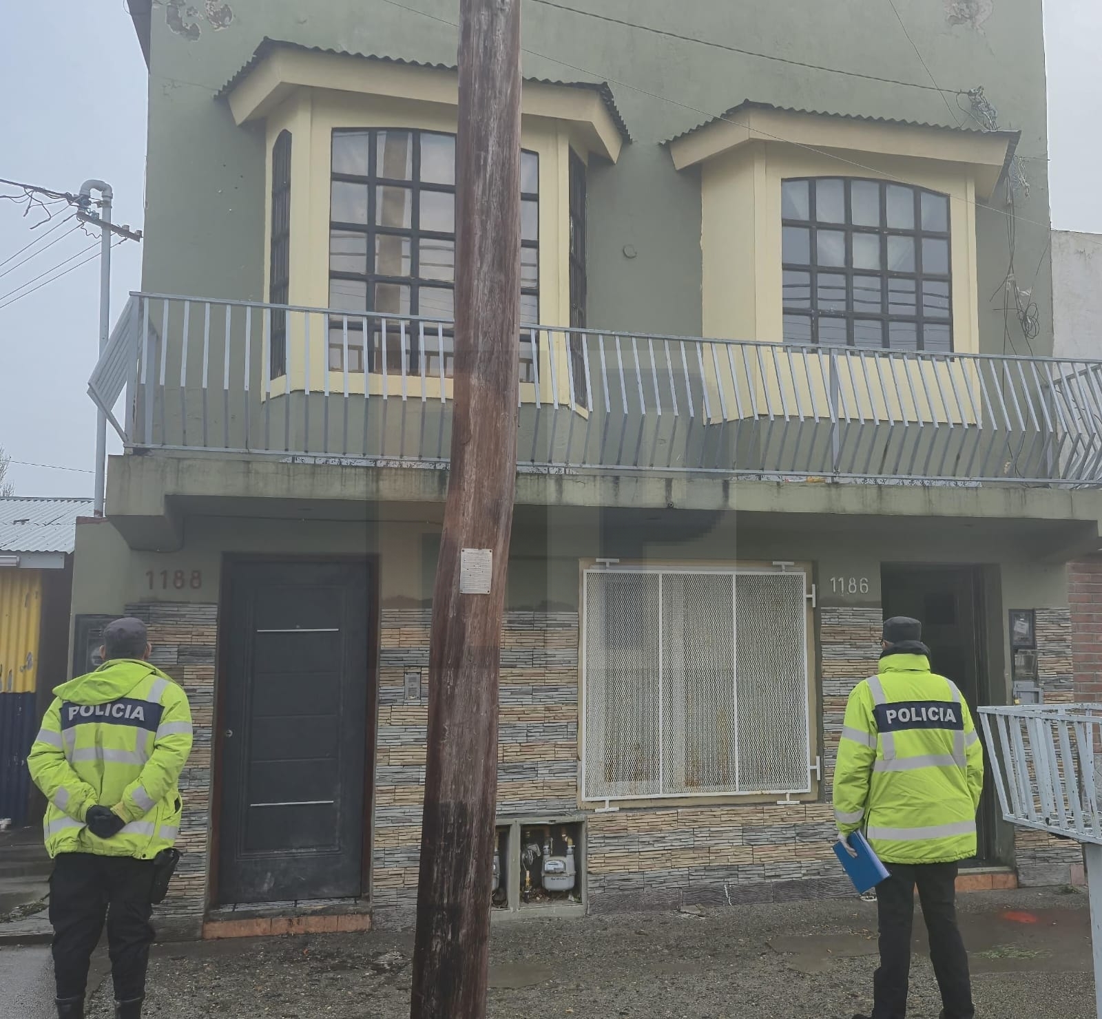 Allanamientos y detenciones por robo en local comercial
