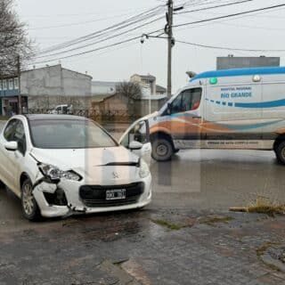 Otro violento accidente de tránsito con una conductora lesionada