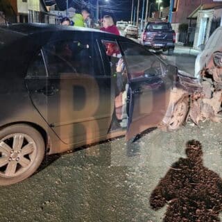 Violento choque contra un auto estacionado en Ushuaia