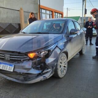Accidente de tránsito entre dos vehículos sin lesionados