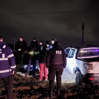 RÍO GALLEGOS: Tremendo vuelco: intentó sobrepasar otro auto, y está internado grave