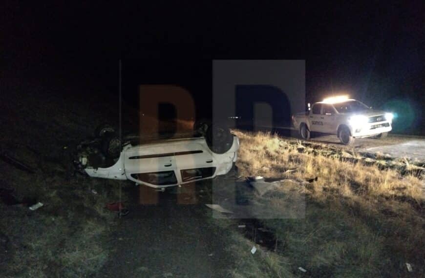 Un conductor hospitalizado tras vuelco en Punta María
