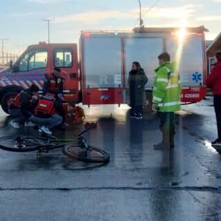Una ciclista fue atropellada y trasladada al hospital