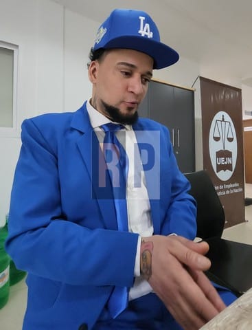 El hombre detenido por perseguir a otro armado hasta una comisaría dijo que se defendió de un asalto callejero