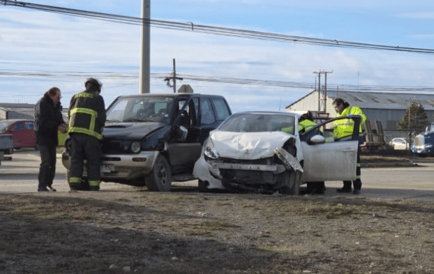 PTA. ARENAS: Colisión en “Cruce de la muerte” dejó un conductor lesionado