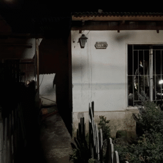 CALETA OLIVIA: Una mujer de 45 años inhaló monóxido tras el incendio de su casa y fue internada en terapia intensiva