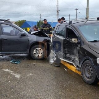 Una conductora hospitalizada tras violento choque en ruta 3 y Obligado