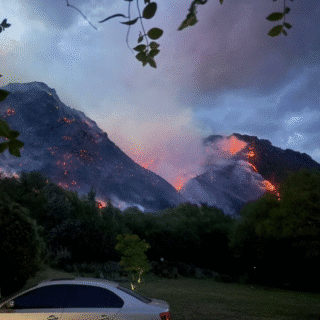 CHUBUT: Investigan el incendio en Epuyén: ya arrasó más de 200 hectáreas y sigue activo