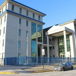 PTA. ARENAS: Tensión en el Juzgado de Garantía: imputado se tornó violento con el estrado y fue detenido