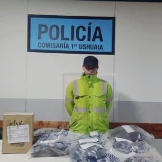 Allanamiento en Ushuaia por robo: Policía secuestró elementos y detuvo a dos personas