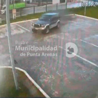 PTA. ARENAS: Accidente vehicular deja sin energía y fuera de funcionamiento a centro de salud en el sector sur