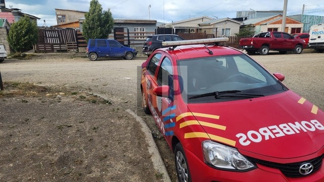 Un bebé de 8 meses está al borde de la muerte con graves quemaduras y sus padres fueron detenidos