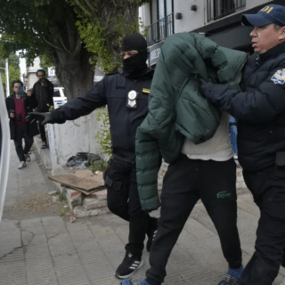 RÍO GALLEGOS: Atraparon a un hombre acusado de abuso sexual intrafamiliar en pleno centro