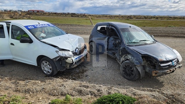 Conductor causó violento accidente contra un remis y se escapó a pie del lugar