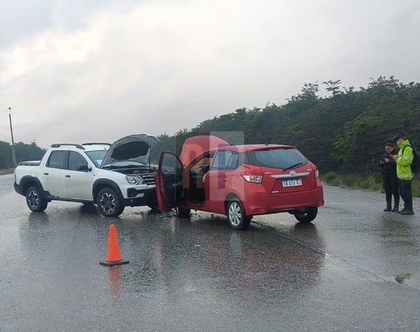 ULTIMO MOMENTO – Violento choque frontal en el acceso a Tolhuin sobre ruta 3