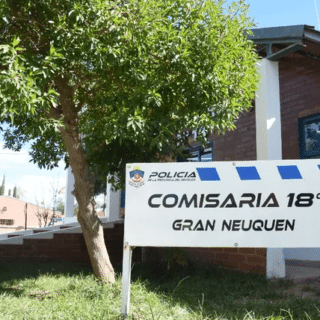 NEUQUÉN: Violento robo en un kiosco del oeste: entró como cliente, forcejeó con la empleada y huyó