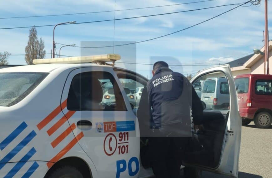 Continuarán detenidos e iran a juicio por flagrancia dos sujetos que chocaron móvil con una moto robada