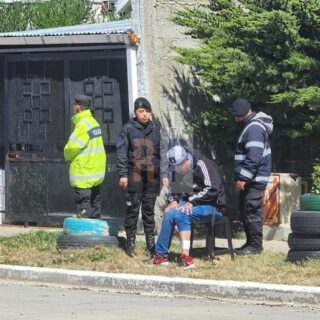 Tres detenidos por una violenta pelea en Chacra 13 con uno de los sujetos cortado en una pierna