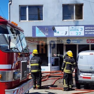 Incendio de un local de artículos de limpieza dejó importantes pérdidas