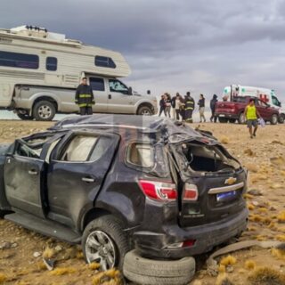 Turistas israelíes que viajaban a Tierra del Fuego sufrieron violento vuelco en ruta 40