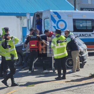 Una conductora hospitalizada tras ser embestida en cruce de avenida