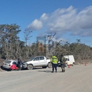 Choque en la ruta complementaria 23 con dos personas autoevacuadas al hospital modular de Tolhuin