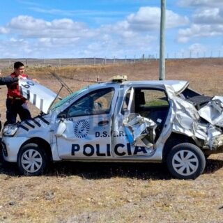 Tres policías salieron ilesos de milagro del violento vuelco de un patrullero en la ruta 3