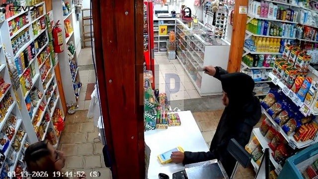 Un menor de 16 años asaltó a punta de cuchillo un kiosco de margen sur y quedó en libertad